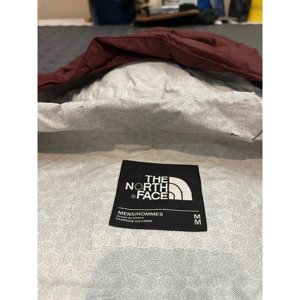 The North Face‎ Rain Jacket Mens Medium Maroon DryVent Hooded Full Zip Shell